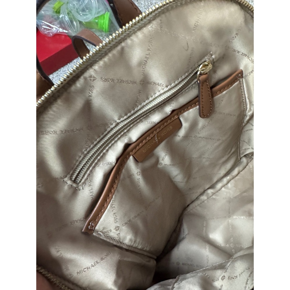 Michael Kors Abbey Medium Backpack Signature Logo White Acorn Brown Leather - Picture 7 of 9